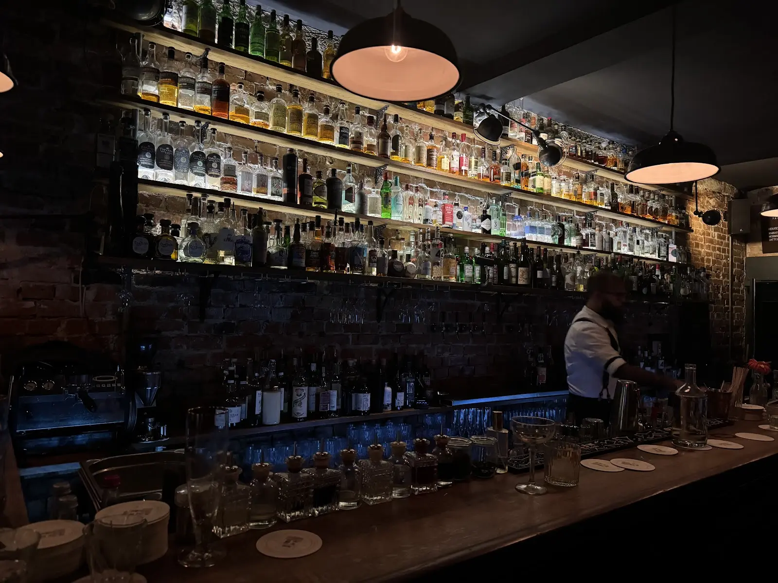 Stuttgart Sour — Bourbon mit frischem Zitronensaft und Eiweiß